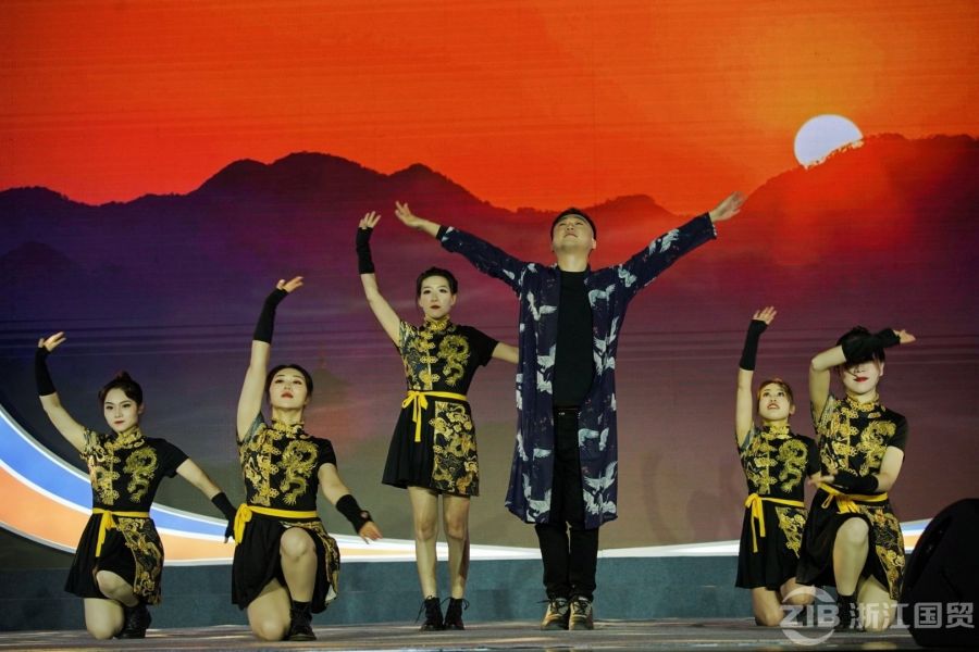 1664435962213708a67l.jpg 浙江日報.jpg